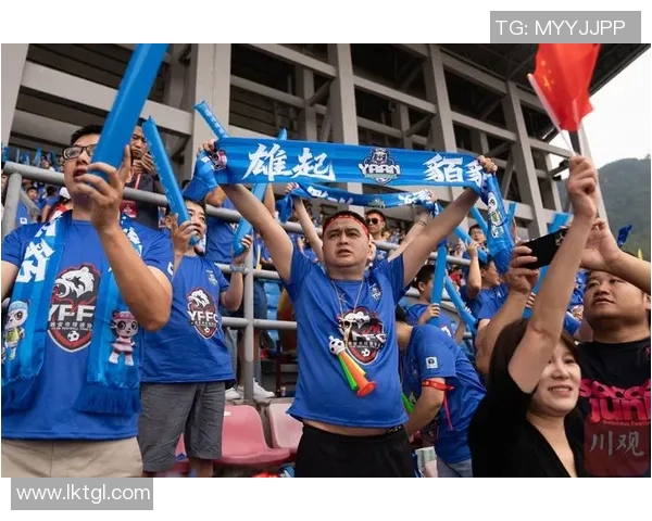 足球球星群殴事件曝光 球场内外纷争升级引发广泛关注
